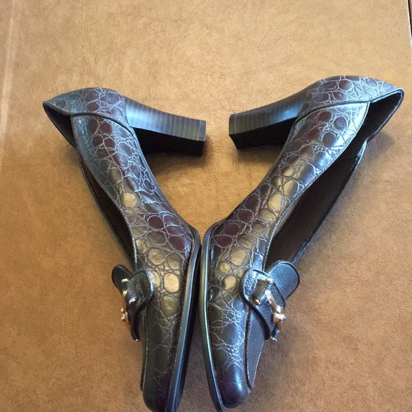 New without box Life Stride Brown Textured High Heels/Size 9 1/2 N - Picture 3 of 8